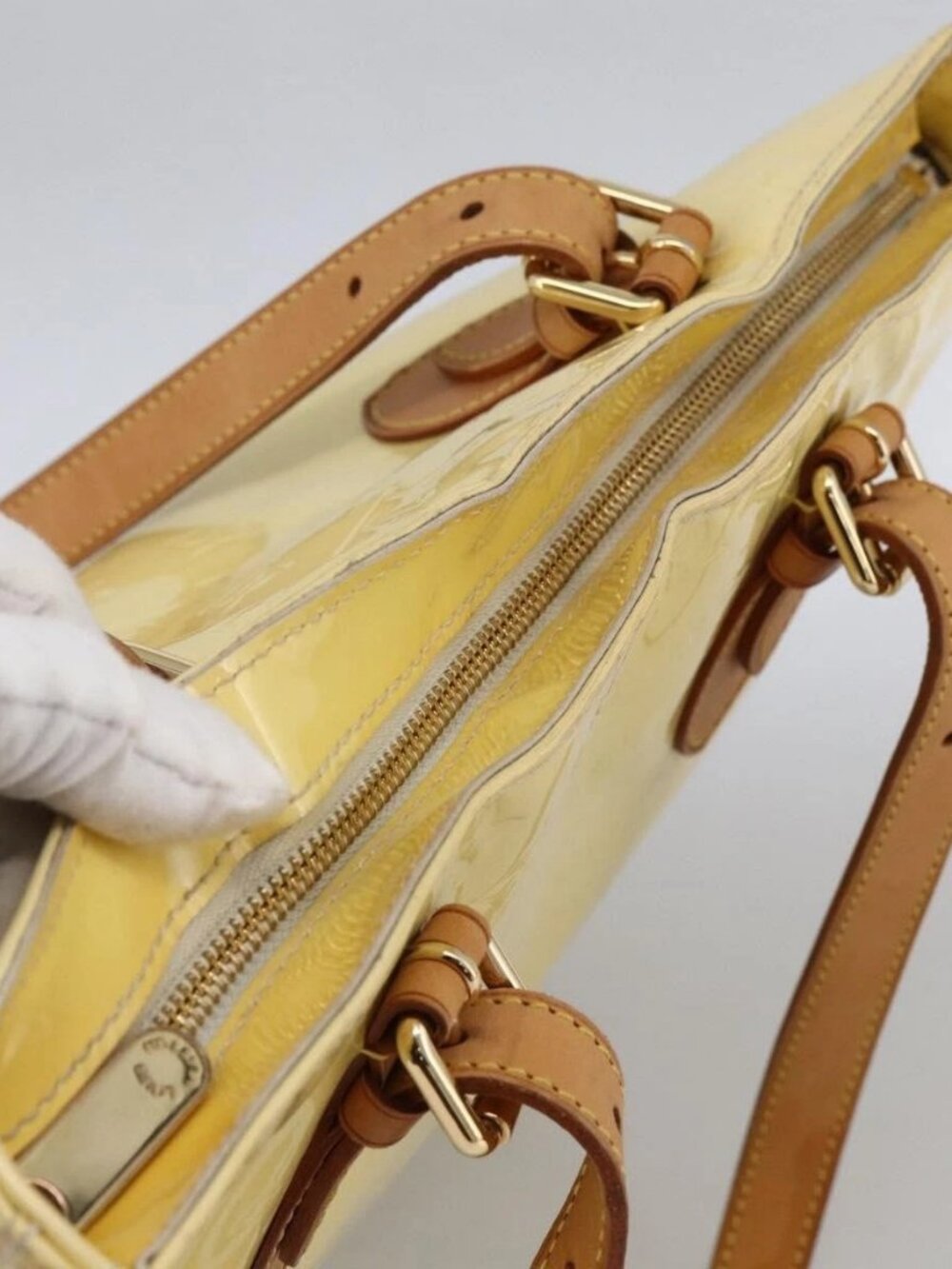 LOUIS VUITTON Monogram Vernis Brentwood Shoulder Bag Perle M91512 LV Auth ka2652 - Picture 6 of 15